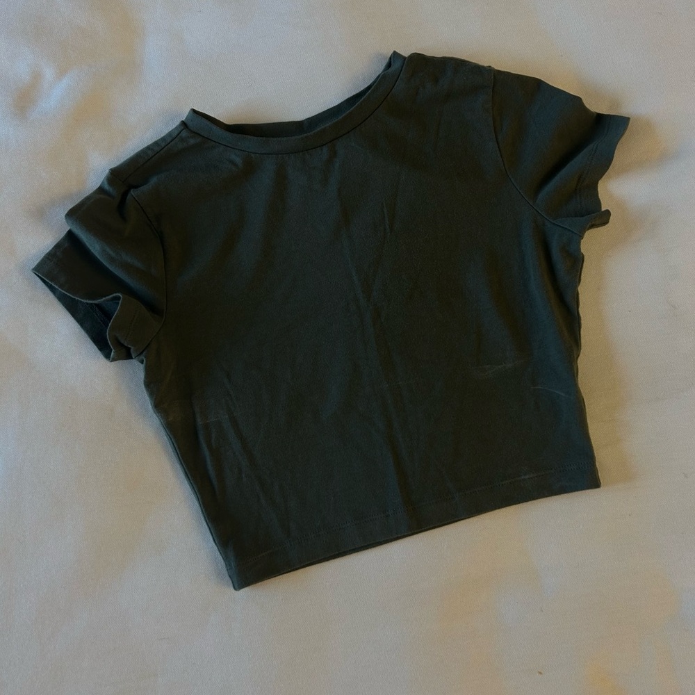 Wild fable cropped t shirt in green - size (xs)